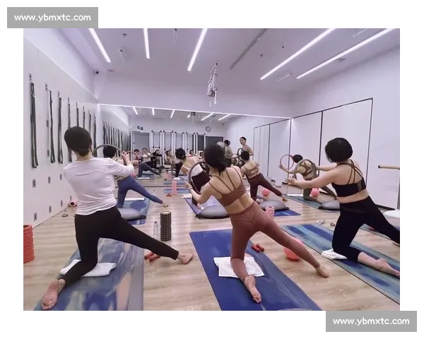 健体比赛中力量与柔韧的完美结合展现身体极限挑战